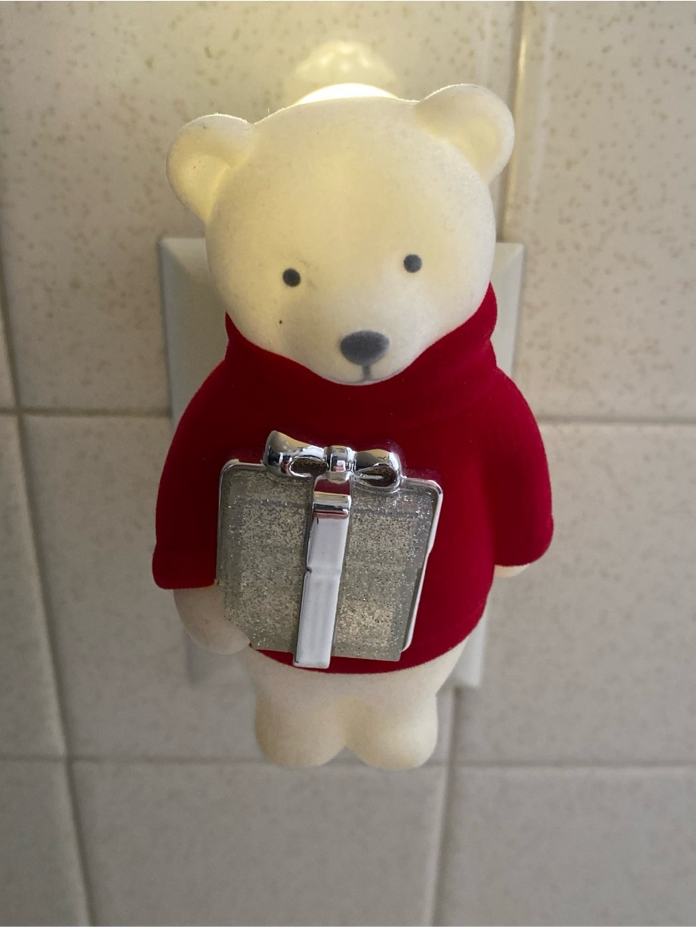 Bath & Body Works Christmas Polar Bear w/ Gift Wallflowers Plug Light Up 24/7